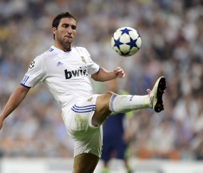 开云体育2026-莫兰特存在感拉满，新疆队血拼篮网，当两种存在在篮球世界交锋