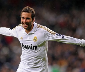 开云体育入口-莫兰特存在感拉满，活塞正面击溃魔术，年轻风暴与团队韧性的双重奏