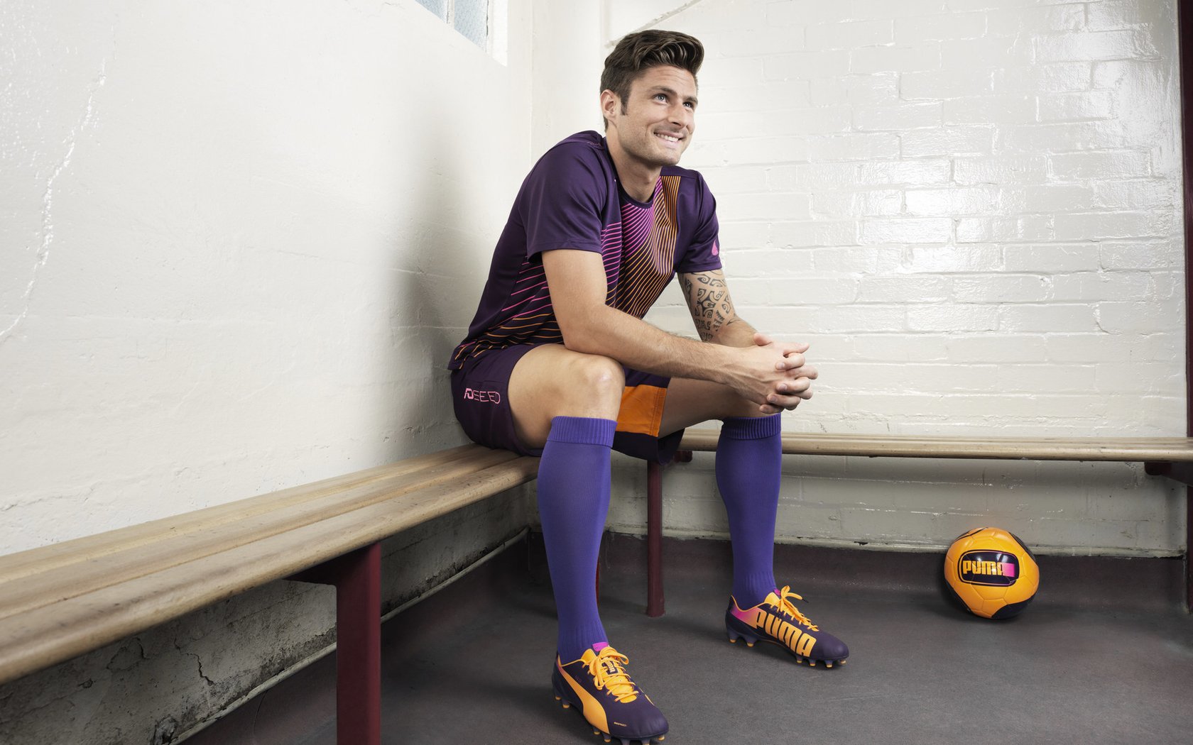 波兰对阵澳大利亚,努涅斯稳定输出不掉线,现代足球的非典型英雄启示录